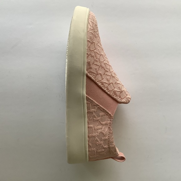 DKNY toddler girl light pink slip-on logo canvas shoes - Picture 4 of 6